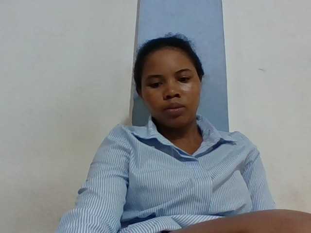 Juliah1a live cam on BongaCams