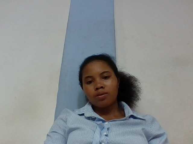 Juliah1a live cam on BongaCams