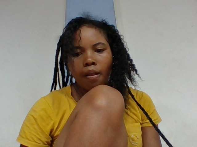 Juliah1a live cam on BongaCams