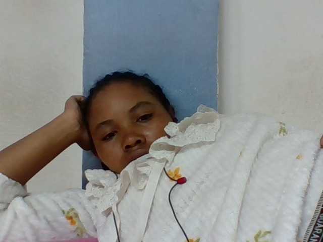 Juliah1a live cam on BongaCams