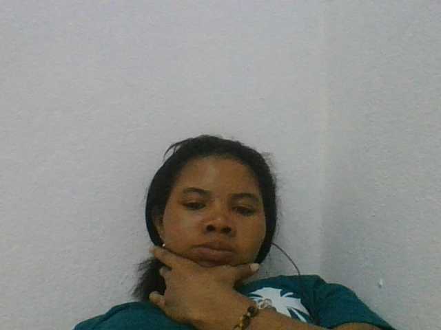 Juliah1a live cam on BongaCams
