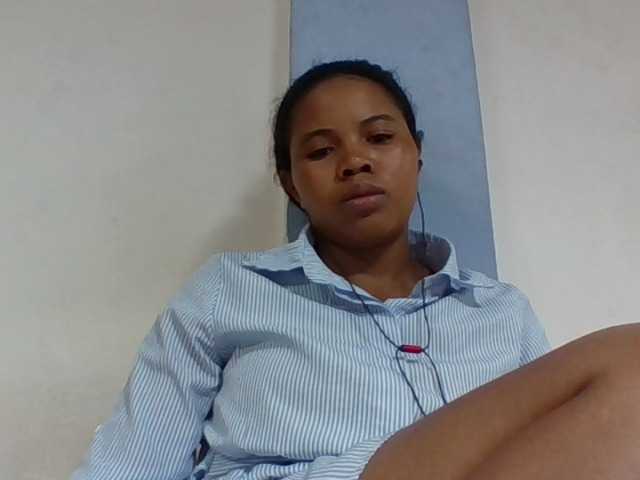 Juliah1a live cam on BongaCams