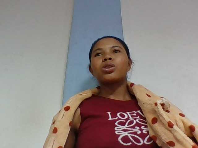 Juliah1a live cam on BongaCams