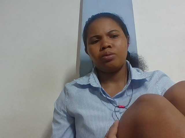 Juliah1a live cam on BongaCams