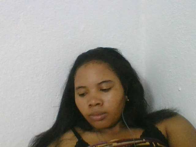 Juliah1a live cam on BongaCams