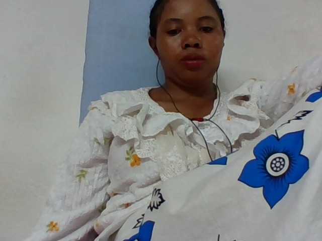 Juliah1a live cam on BongaCams