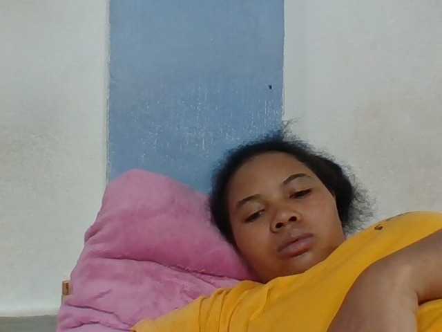 Juliah1a live cam on BongaCams