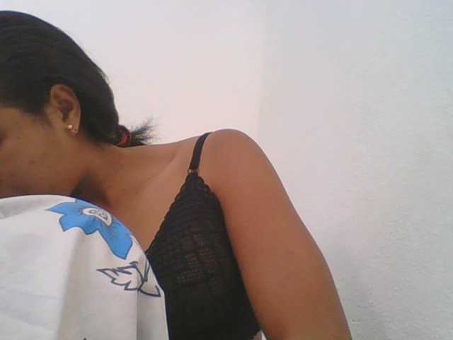 Juliah1a, live now on BongaCams