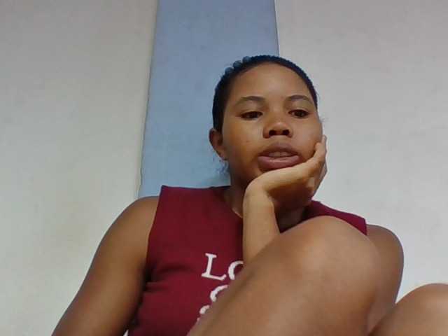 Juliah1a live cam on BongaCams