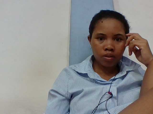 Juliah1a live cam on BongaCams