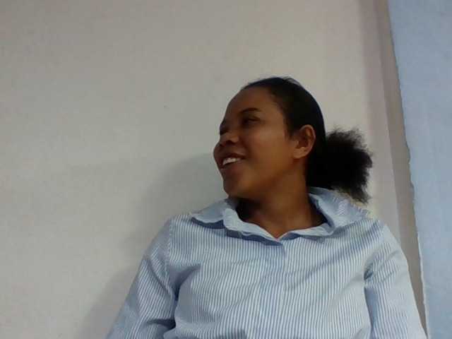 Juliah1a live cam on BongaCams