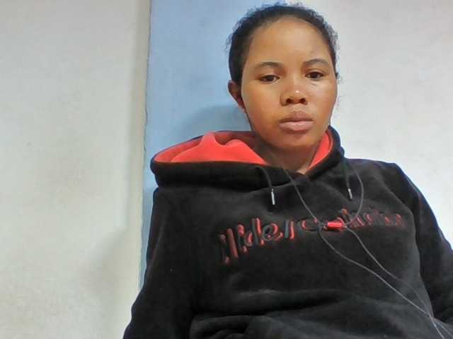 Juliah1a live cam on BongaCams