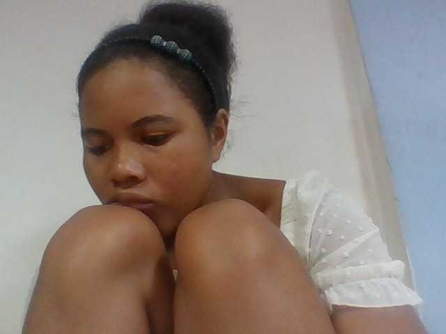 Juliah1a live cam on BongaCams