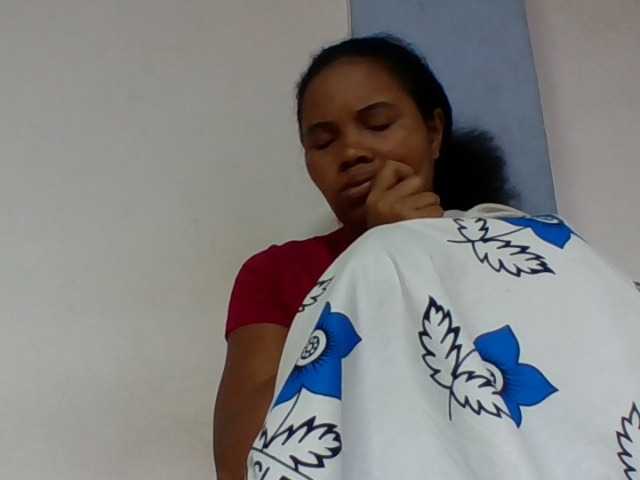 Juliah1a live cam on BongaCams