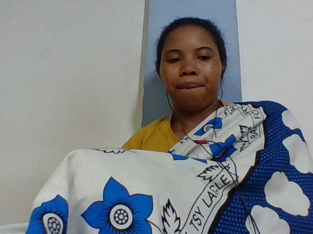 Juliah1a live cam on BongaCams