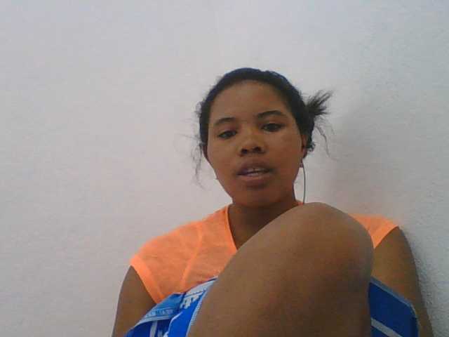 Juliah1a live cam on BongaCams