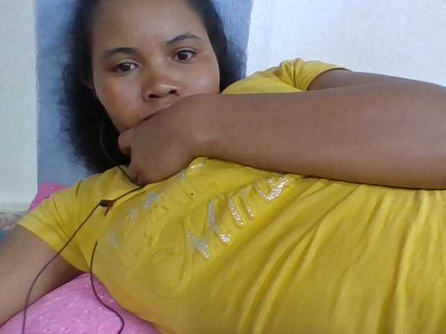 Juliah1a live cam on BongaCams