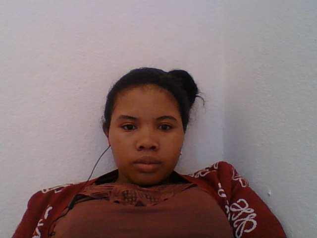 Juliah1a live cam on BongaCams