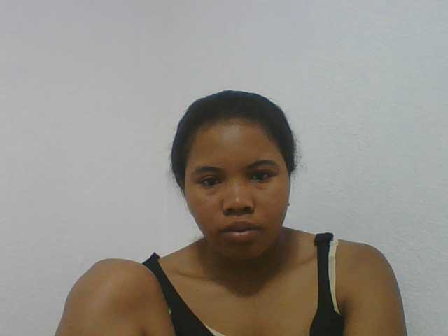 Juliah1a live cam on BongaCams