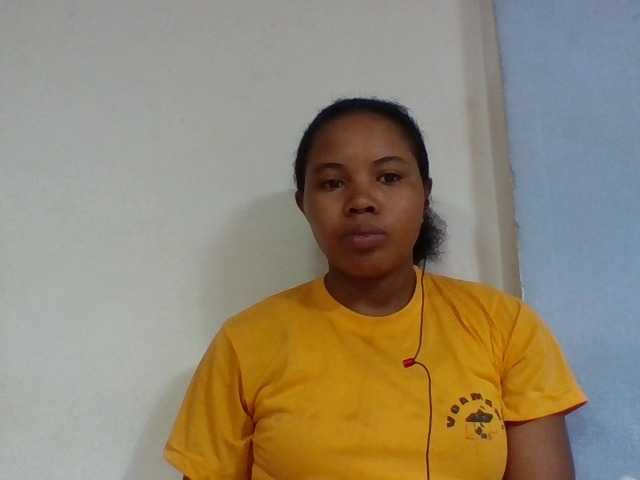 Juliah1a live webcam show