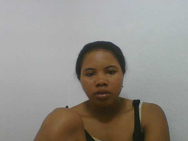 Juliah1a live cam on BongaCams