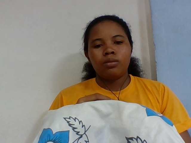Juliah1a live cam on BongaCams