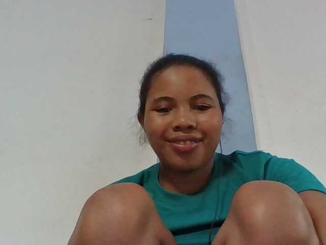 Juliah1a live cam on BongaCams