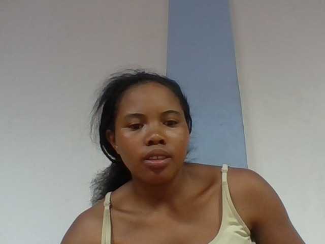 Juliah1a live cam on BongaCams