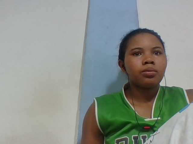 Juliah1a live cam on BongaCams
