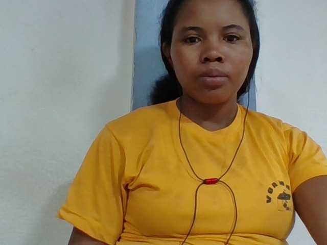 Juliah1a live cam on BongaCams