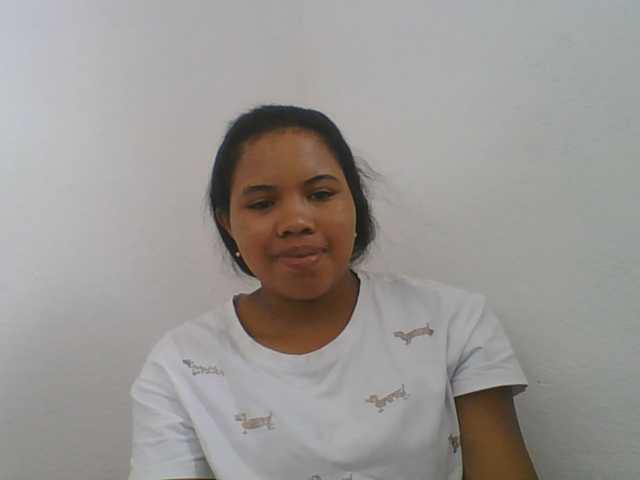 Juliah1a live cam on BongaCams
