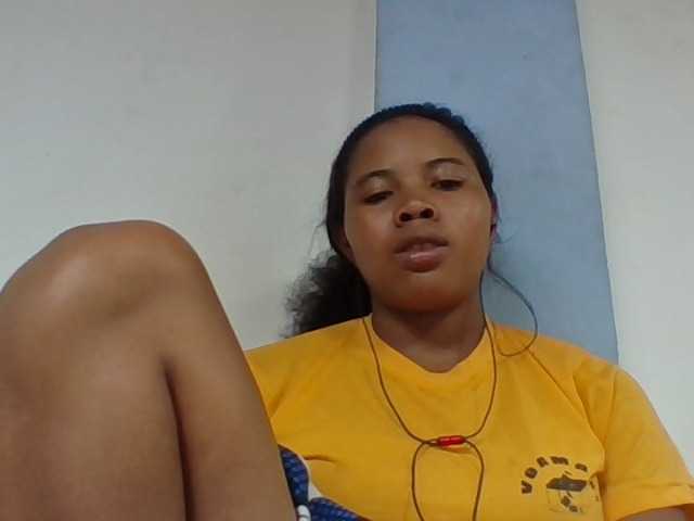 Juliah1a live cam on BongaCams