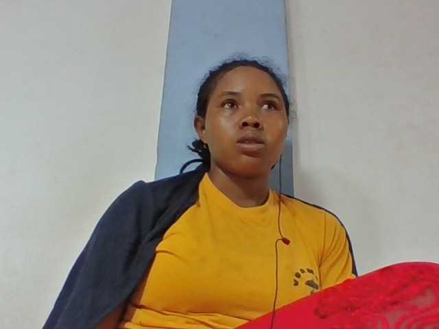 Juliah1a live cam on BongaCams