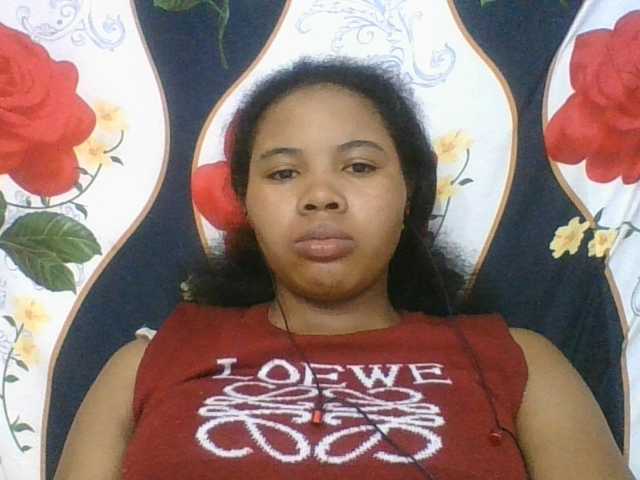 Juliah1a live cam on BongaCams