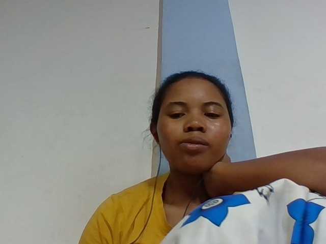 Juliah1a live cam on BongaCams