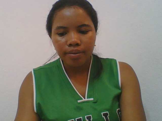 Juliah1a live cam on BongaCams