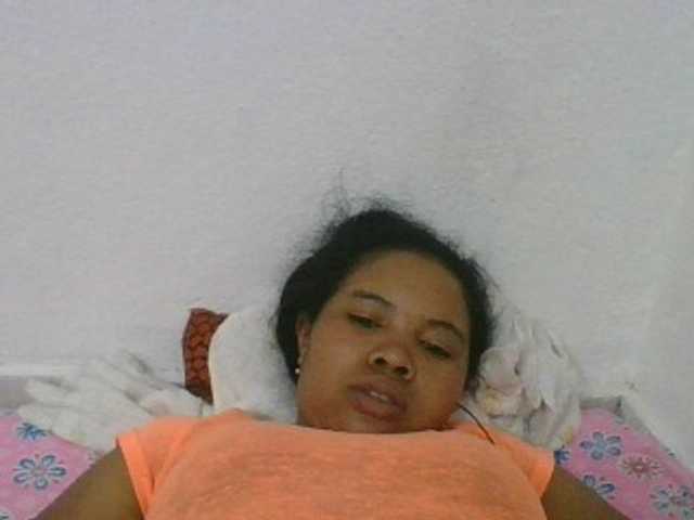 Juliah1a live cam on BongaCams