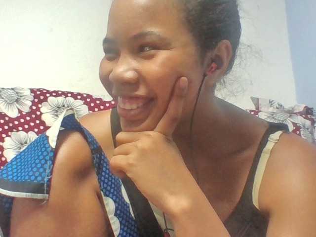 Juliah1a live cam on BongaCams