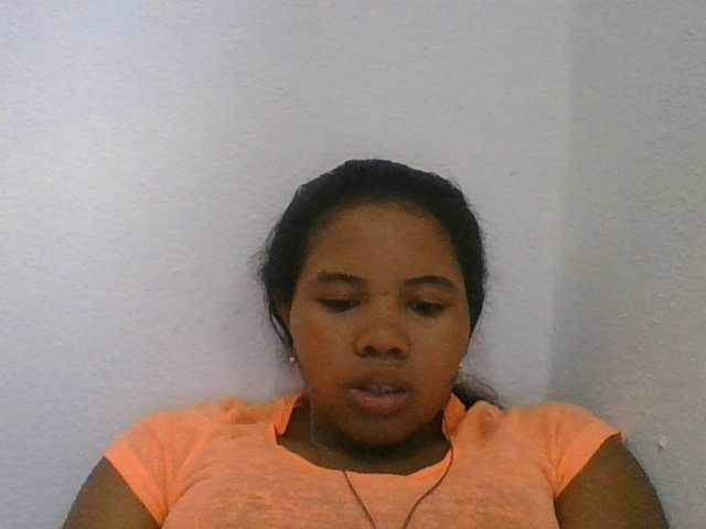 Juliah1a live cam on BongaCams