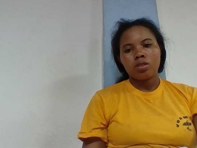 Juliah1a live cam on BongaCams