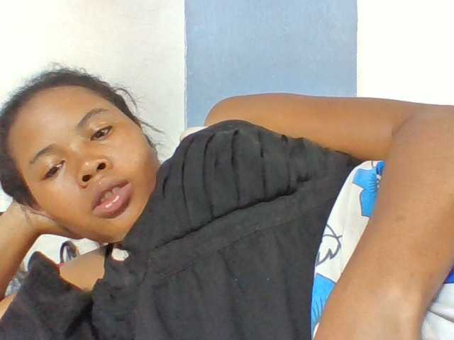 Juliah1a live cam on BongaCams