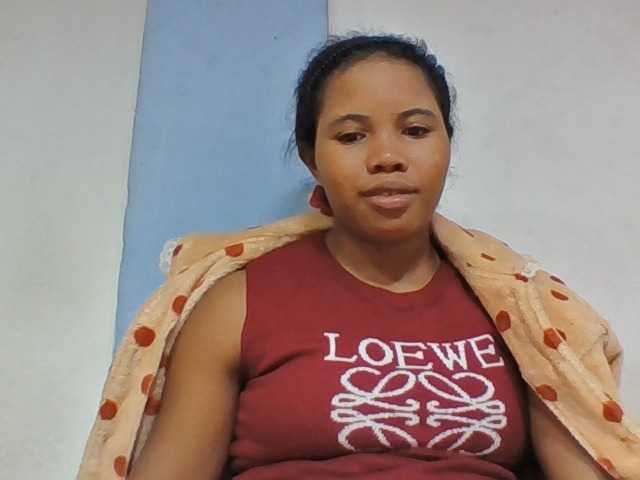 Juliah1a live cam on BongaCams