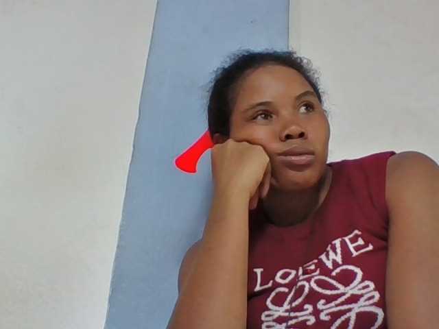 Juliah1a live cam on BongaCams