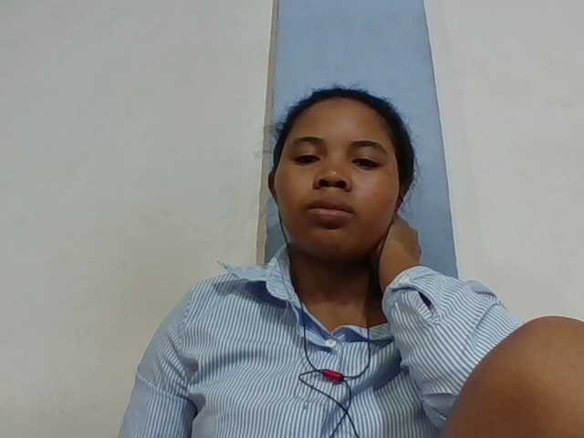 Juliah1a live cam on BongaCams