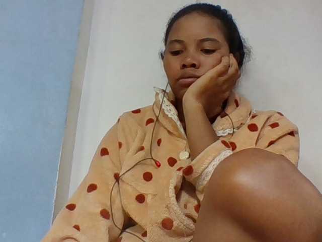 Juliah1a live cam on BongaCams