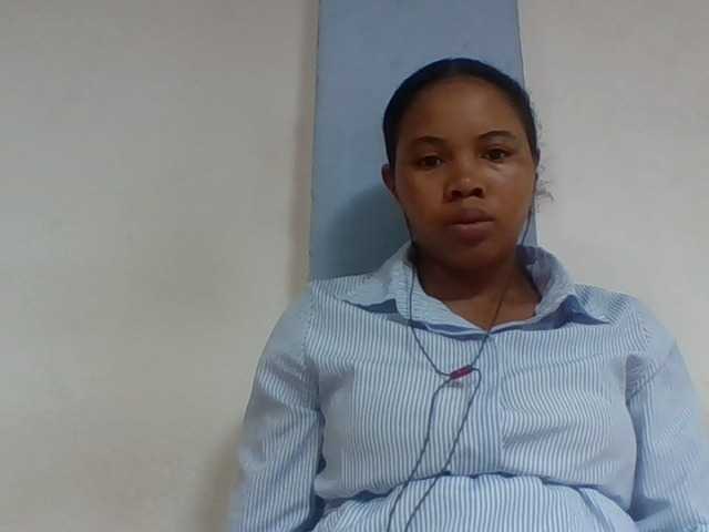 Juliah1a live cam on BongaCams