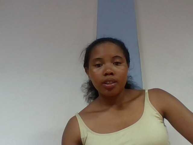 Juliah1a live cam on BongaCams
