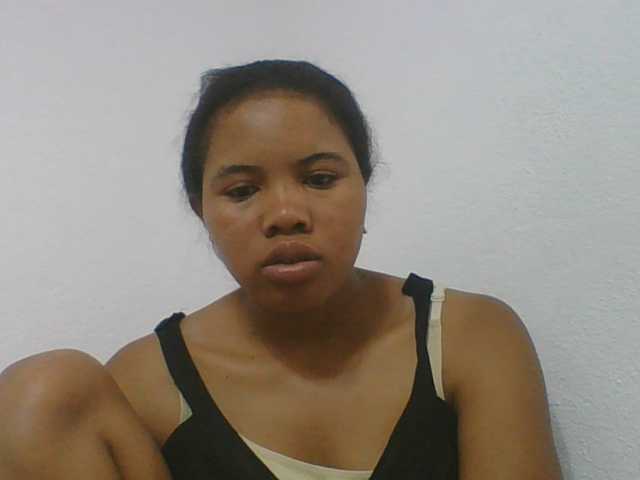 Juliah1a live cam on BongaCams