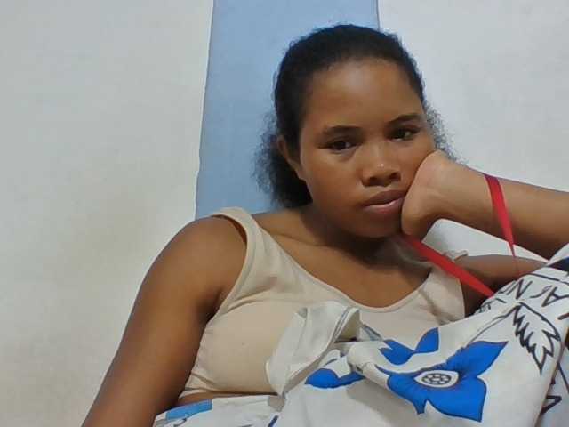 Juliah1a live cam on BongaCams