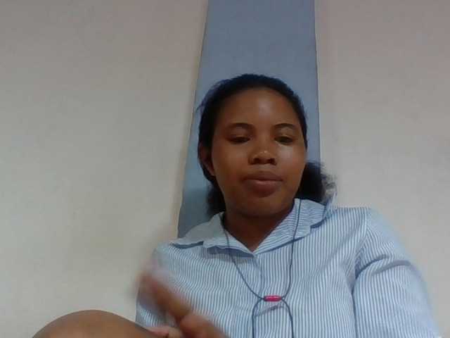 Juliah1a live cam on BongaCams